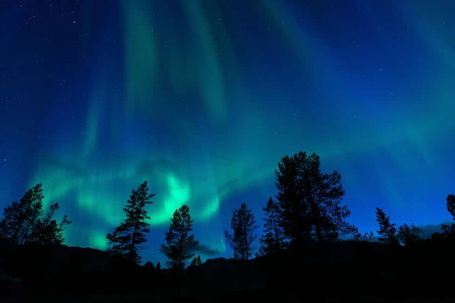 Tromsø: A Sámi Survival Story and Aurora Hunt - The real evening flow: city lights out, stories in