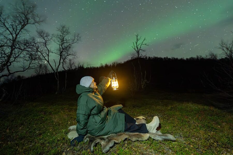 Tromsø: Aurora Borealis, Campfire, Hot Meal, Arctic Tour - Gearing Up: Thermal Suits, Small Walks, and Staying Warm