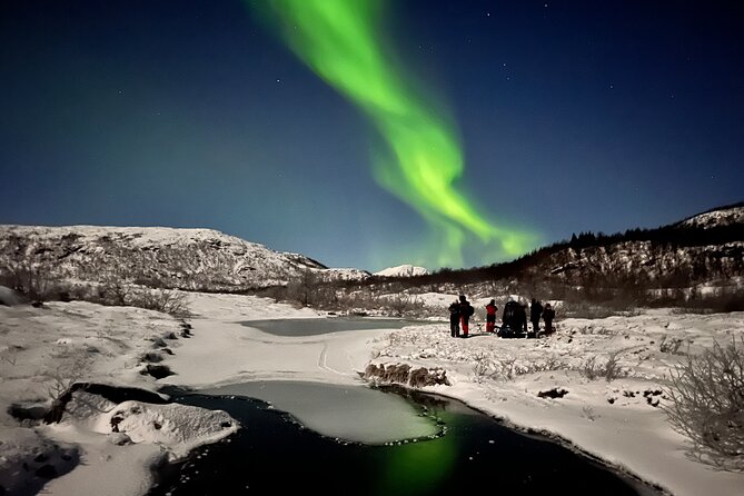 Tromsø: Northern Lights by Minibus - Free Photos and Warm Dinner - Campfire Dinner: Warm Soup and Hot Drinks When the Sky Is Dark