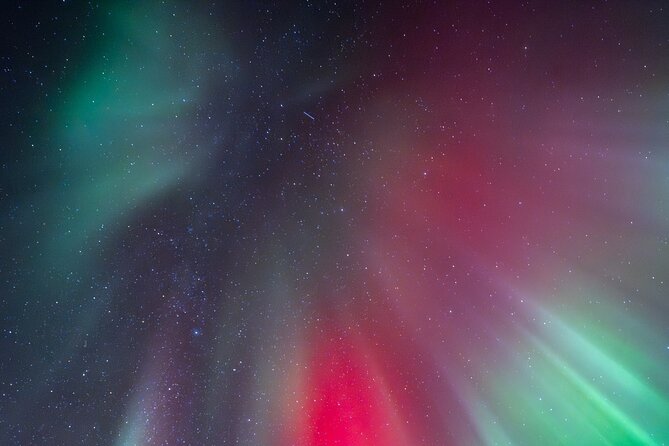 Tromsø: Northern Lights by Minibus - Free Photos and Warm Dinner - Photo Help Without the Hassle: Free Photos and Portraits