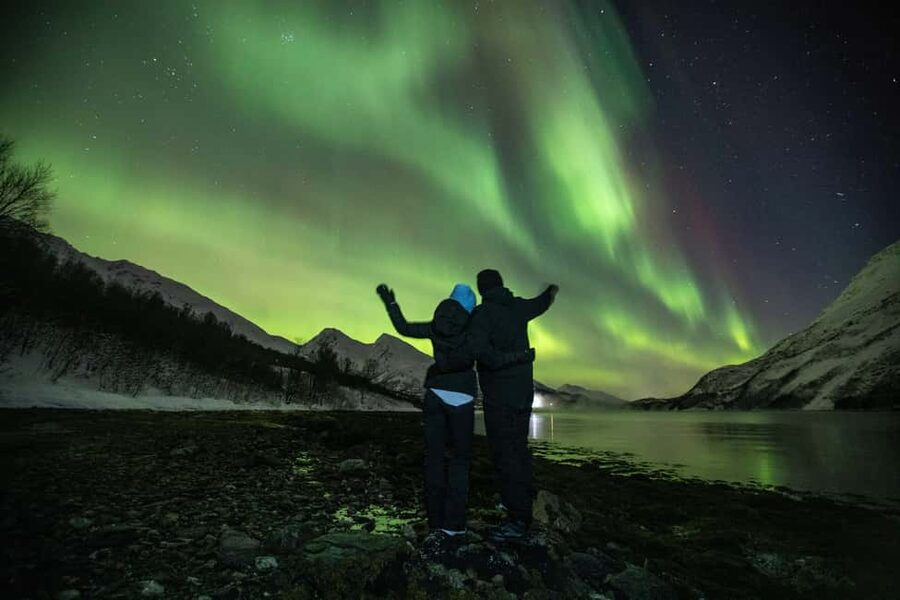 Tromsø: Northern Lights Chase with Free Photos - Waiting in the Cold: Thermal Suits, Hot Drinks, and Practical Aurora Tips