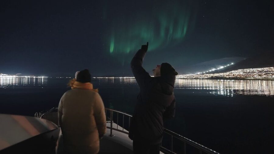 Tromsø: Northern Lights Cruise with 2nd Chance Guarantee - Where you meet and how the first minutes feel