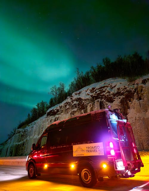 Tromsø: Northern Lights Hunt. Local Guide and Basecamp. - Basecamp Wilderness: toilet access and stories around the fire