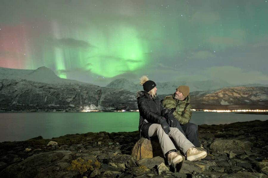Tromsø: Northern Lights Hunt with a Professional Photographer in Italian - Key highlights that matter in real life