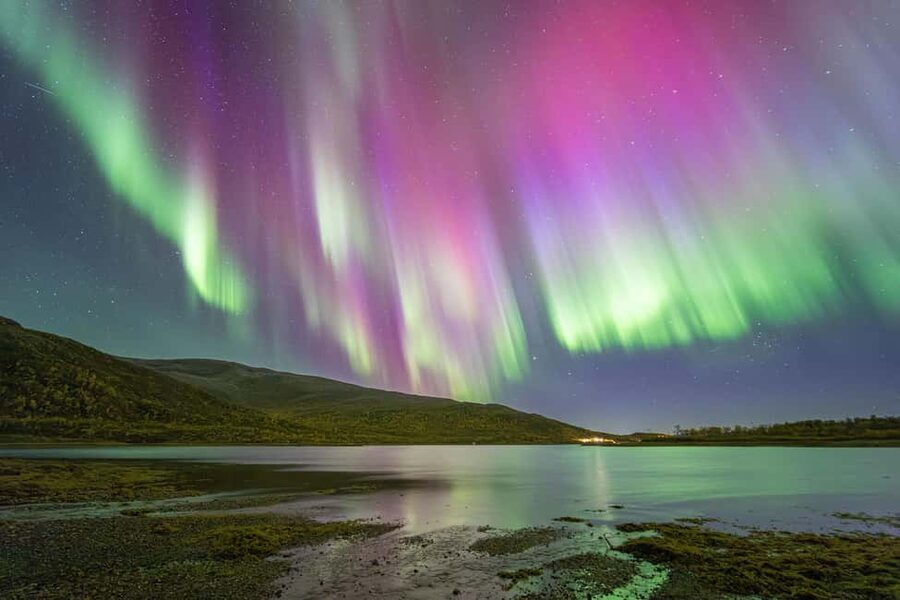 Tromsø: Northern Lights Hunt with Photos and Hot Food - When the aurora appears: how photos and pro portraits work