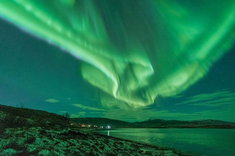 Tromsø: Northern Lights Hunt with Photos and Hot Food - Price and value: what you get for $144 per person