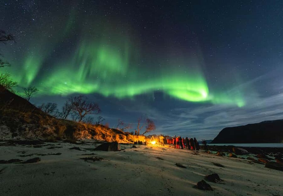 Tromsø: Northern Lights in a Minivan with Free Photos and a Hot Meal - How the guides chase clear sky: flexible routes that beat bad luck
