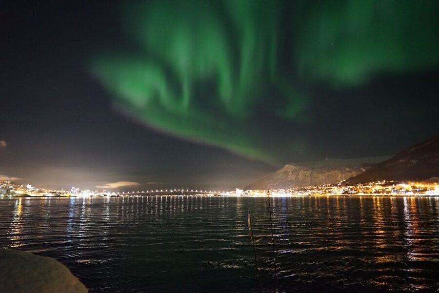 Tromsø: Northern Lights Luxury Catamaran Cruise - Crew effort and the value of a flexible aurora hunt