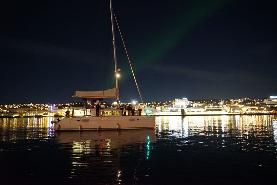 Tromsø: Northern Lights Luxury Catamaran Cruise - Return to Tromsø: fish soup, warm drinks, and a satisfying finish
