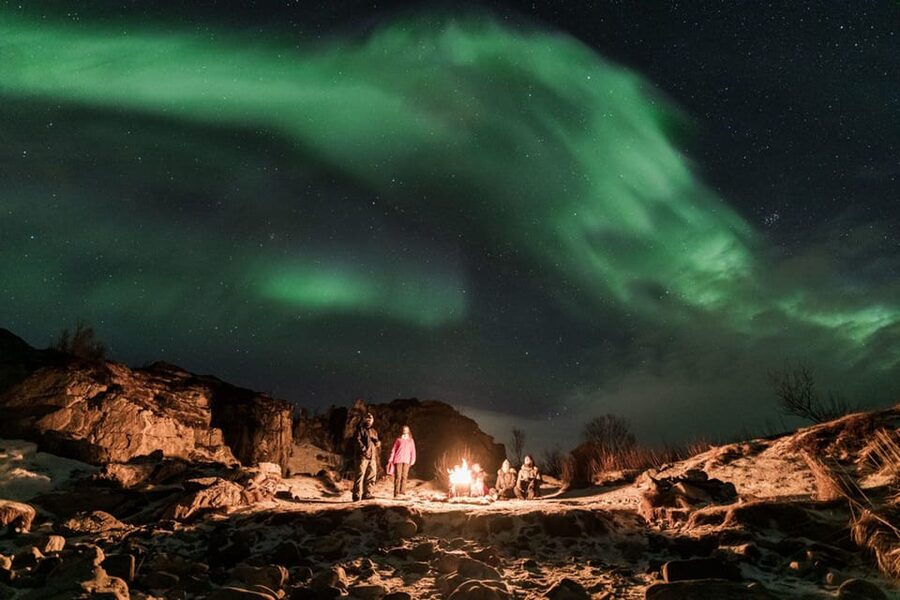 Tromsø: Northern Lights Photography Small-Group Tour - Moon Phases and Your Expectations: When the Aurora Looks Stronger