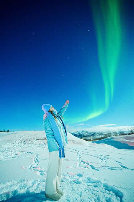 Tromsø: Northern Lights Pioneer Tour with Photos Included - How they chase the lights: forecasts, aurora activity, and moving smarter than bigger buses