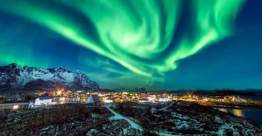 Tromsø: Northern Lights Tour with Campfire - Tromsø’s aurora hunt, powered by campfire comfort