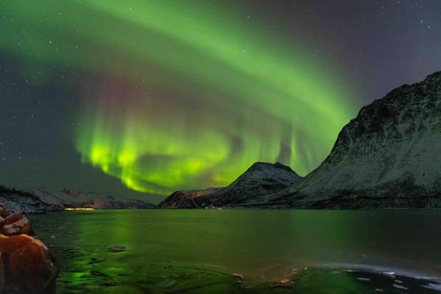 Tromsø: Northern Lights Tour with Dinner and Native Guide - Price and value: why $230 can feel fair in Tromsø