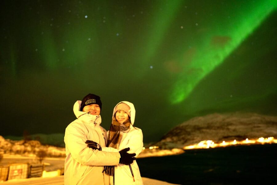 Tromsø: Northern Lights Tour with Local Guide and Photos - Price and value: what $162 buys you in Tromsø
