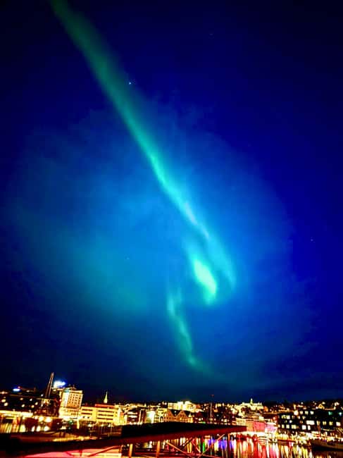 Tromsø: Northern Lights Tour with Photos & Snacks - Ersfjordbotn: Your First Photo Stop and Warm-Up Phase
