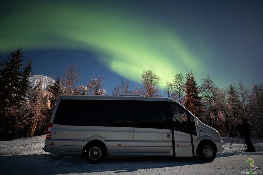 Tromsø: Northern Lights Trip with Campfire and Snacks - Arriving at Magic Ice Bar Tromsø: your starting line for the night
