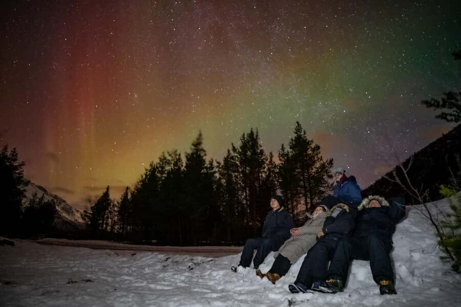 Tromsø: Premium Northern Lights Tour Small Group 8 Guests - Thermal Suits Up to -20°C: Warmth That Lets You Stay Out Longer