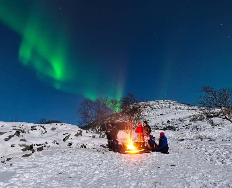 Tromsø: Small Group Northern Lights Hunt - Starting point at Scandic Ishavshotel: quick briefing, then gear up