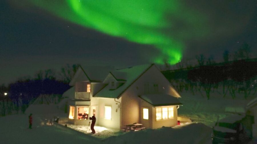 Tromsø: Snowmobile Tour with Aurora Crystal Lavvo Stay - How the Northern Lights Forecast Works at Basecamp