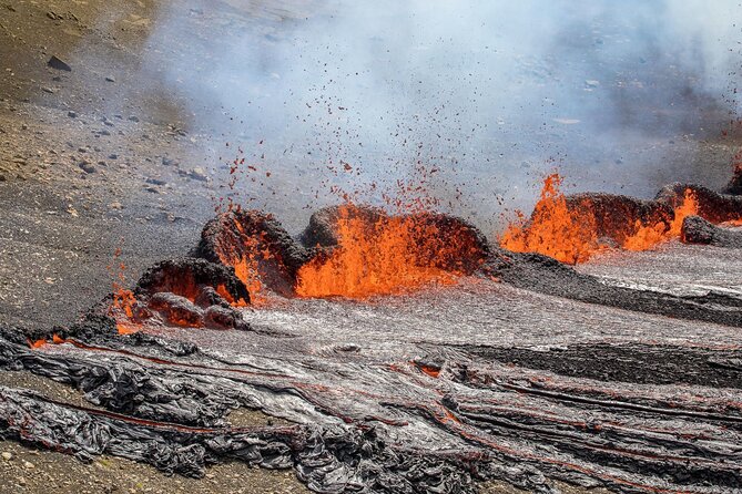 Volcano Hike & Northern Lights Combo Tour - The Fagradalsfjall volcano hike: the main event