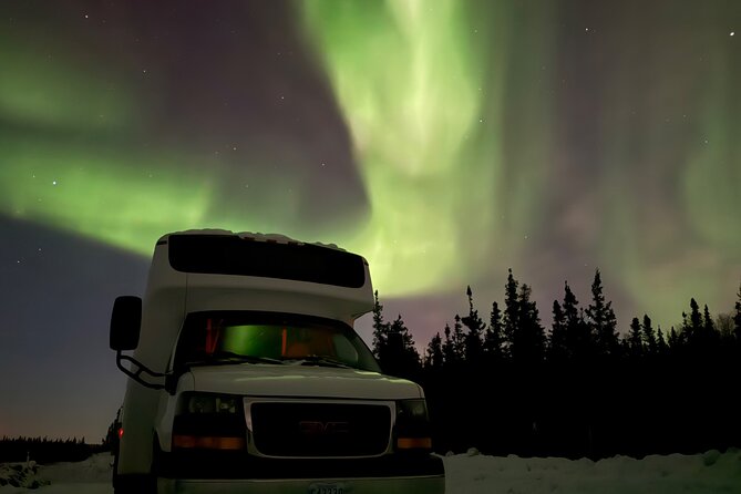Yellowknife Aurora Hunting Tours by Bus - Stop 2: Madeline Lake Territorial Park for sharper viewing
