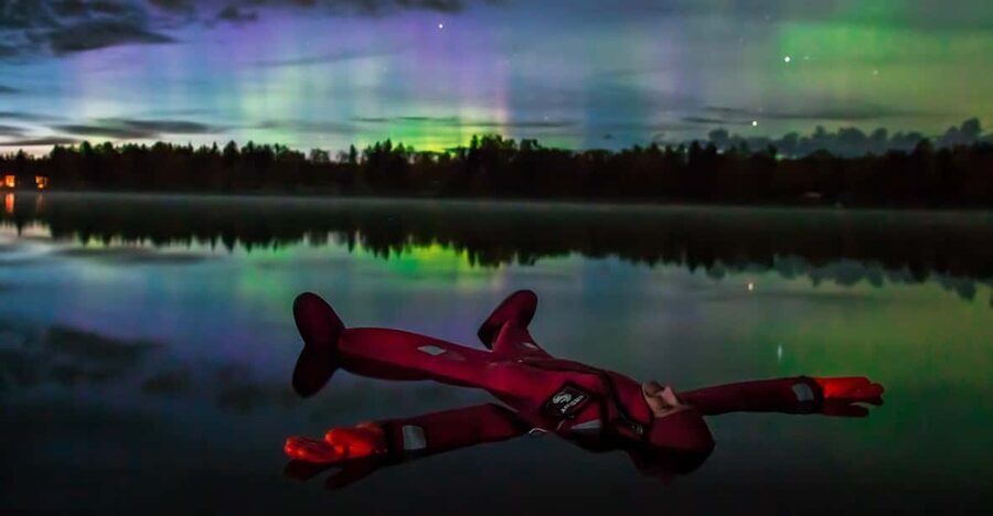Ylläs: Northern Lights Ice-Floating Experience with Transfer - Ylläs ice-floating in a nutshell: what this tour really is